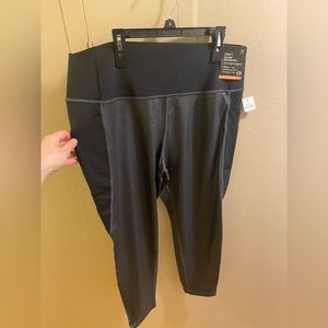 GapFit Sculpt Revolution 7/8-Length Legging